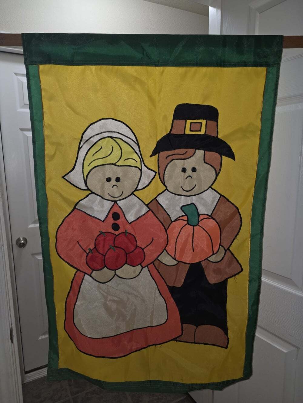 Vintage 1995 Thanksgiving Pilgrim Flag Outdoor Holiday 28 x 43